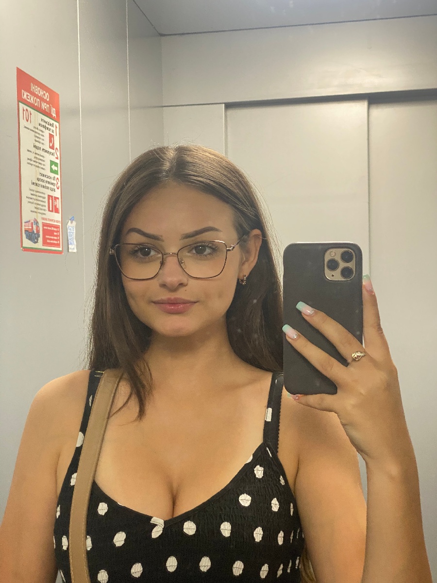 Sexy model Stacy in Xuchang